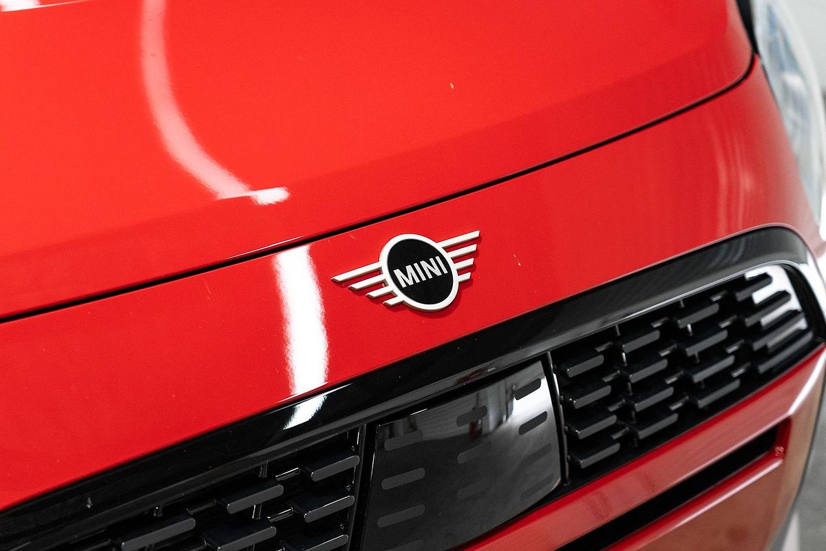 2024 MINI Countryman C Classic U25