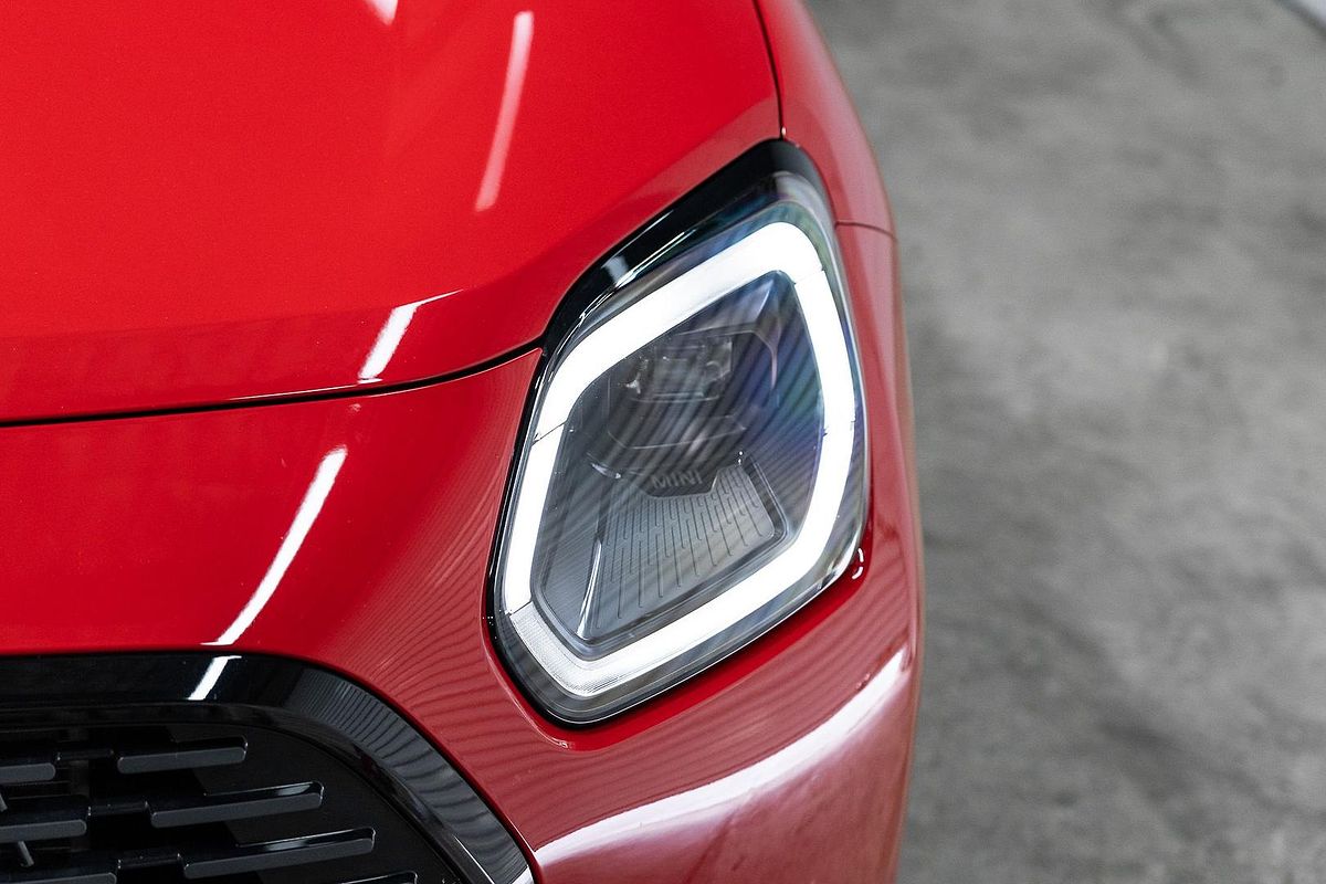 2024 MINI Countryman C Classic U25