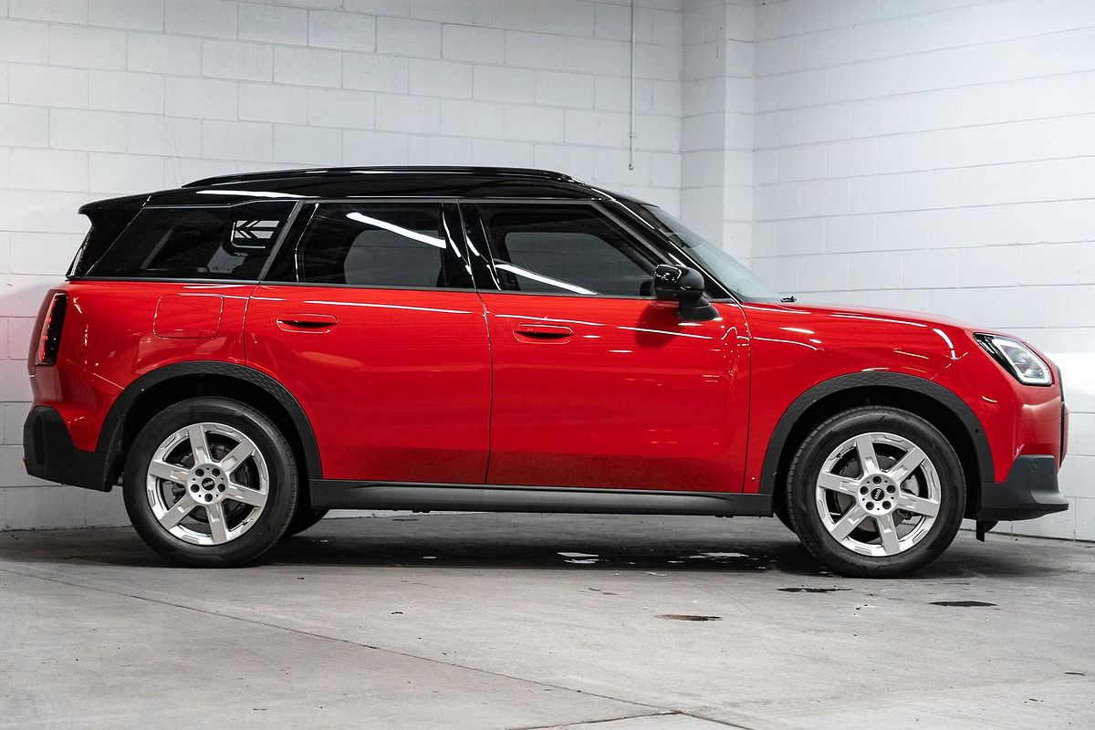 2024 MINI Countryman C Classic U25