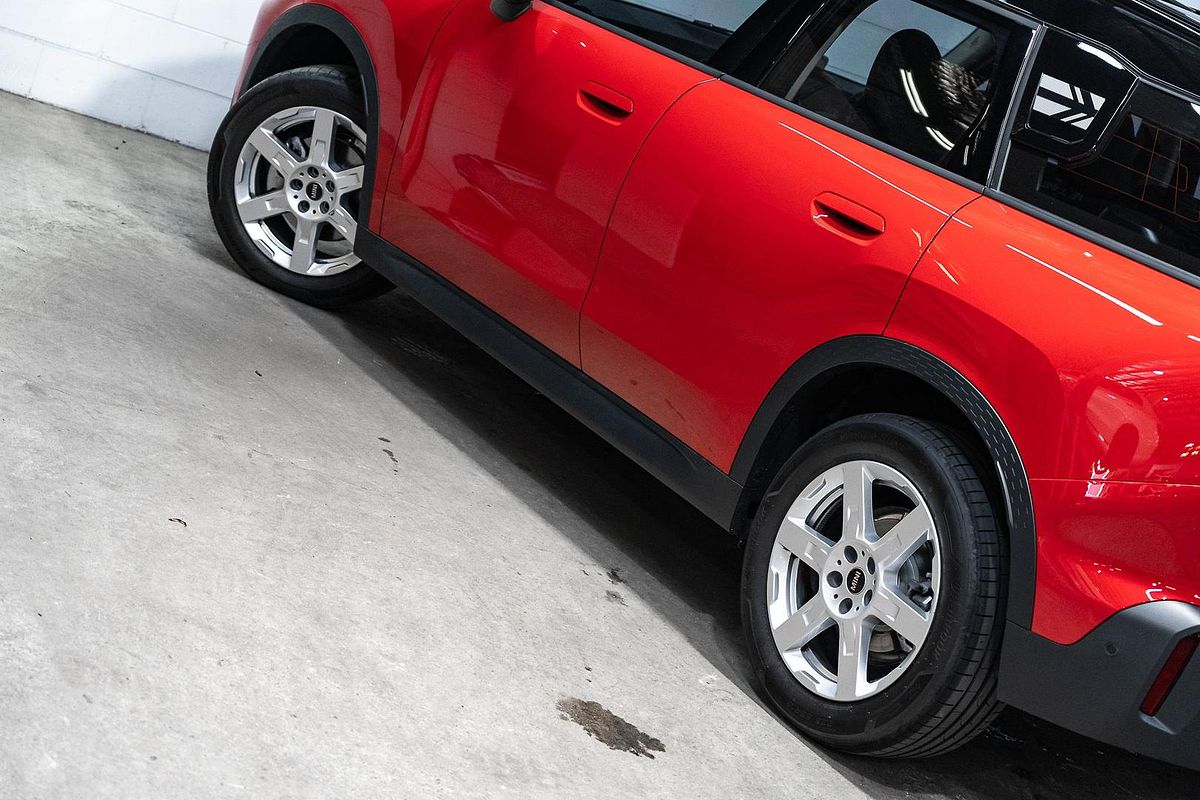 2024 MINI Countryman C Classic U25