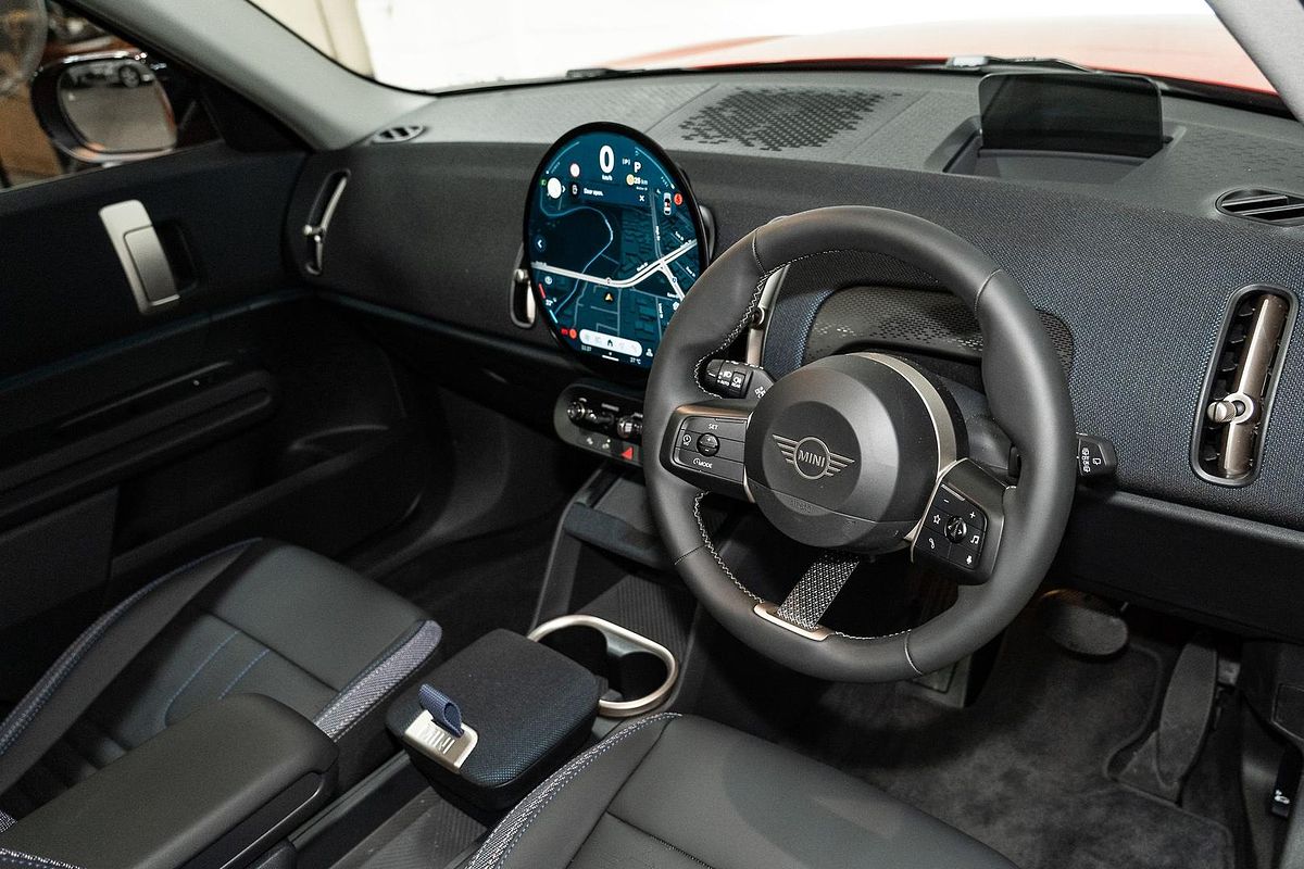 2024 MINI Countryman C Classic U25