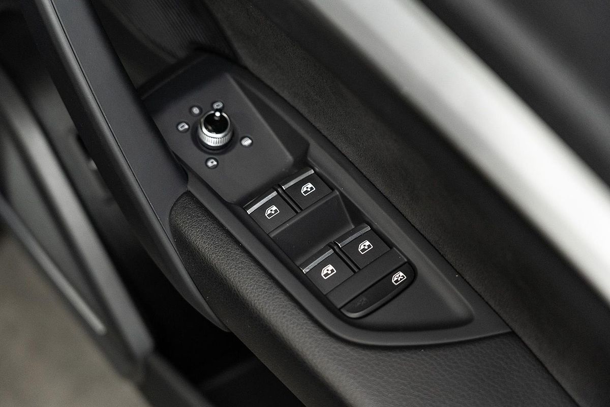 2022 Audi Q5 45 TFSI S Line FY