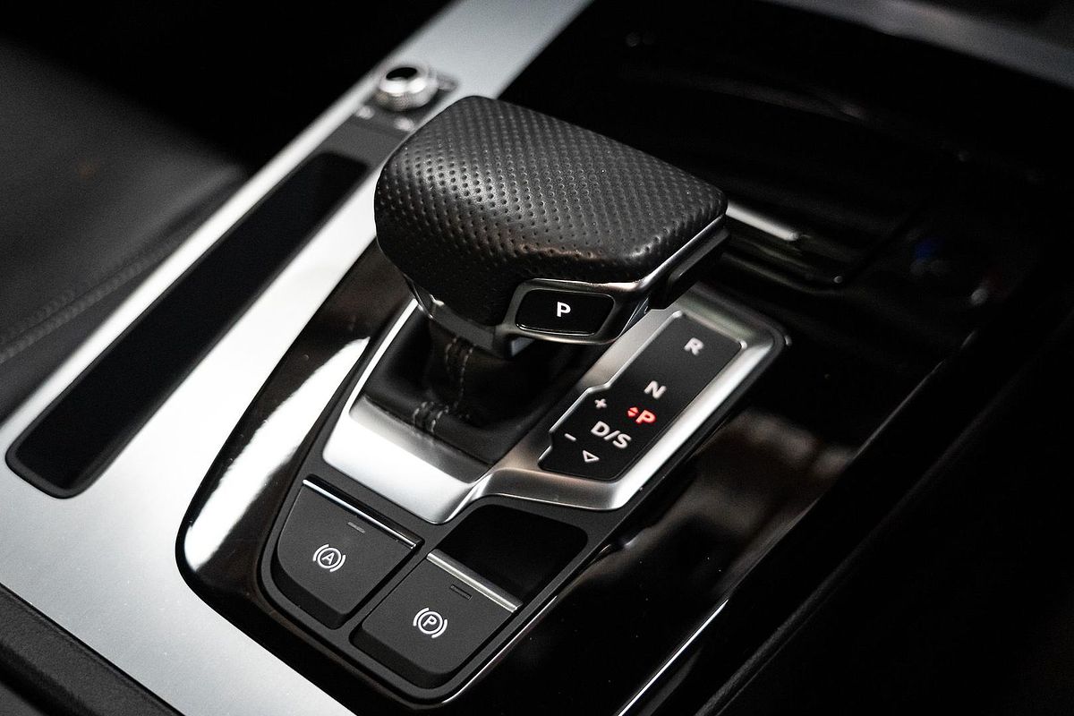 2022 Audi Q5 45 TFSI S Line FY