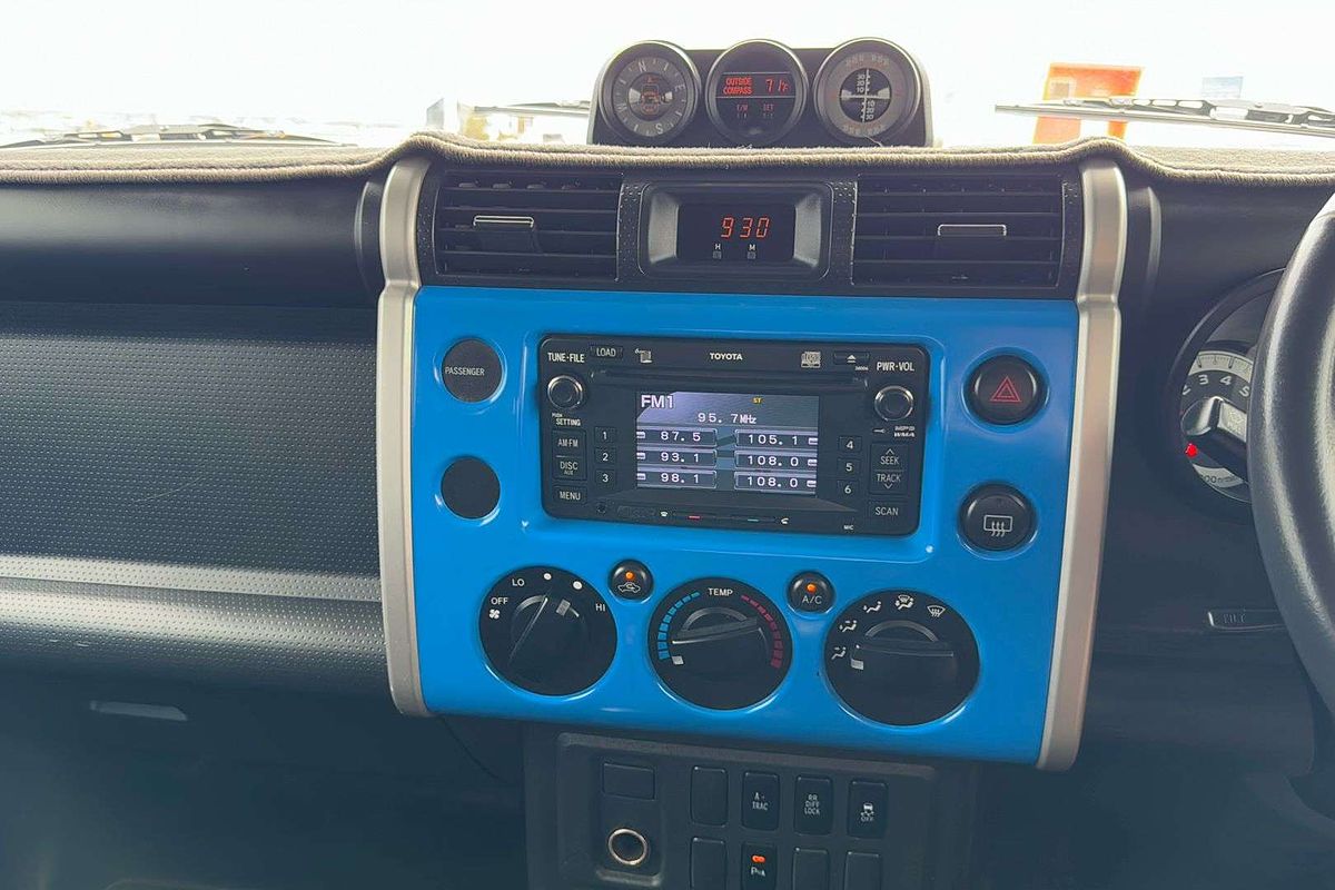 2011 Toyota FJ Cruiser GSJ15R