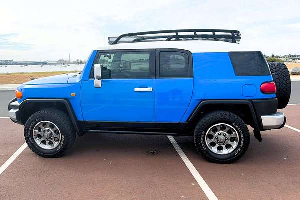 2011 Toyota FJ Cruiser GSJ15R