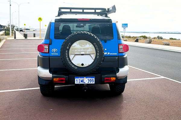 2011 Toyota FJ Cruiser GSJ15R