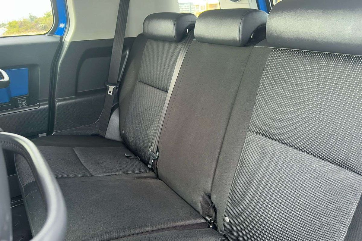 2011 Toyota FJ Cruiser GSJ15R