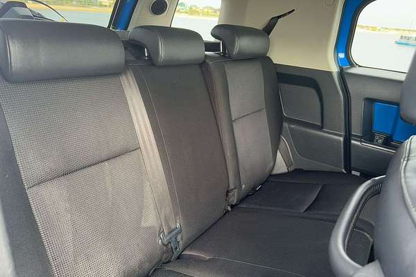 2011 Toyota FJ Cruiser GSJ15R