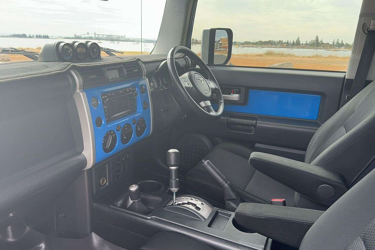 2011 Toyota FJ Cruiser GSJ15R