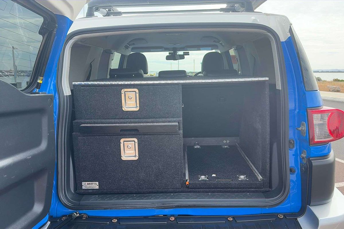 2011 Toyota FJ Cruiser GSJ15R