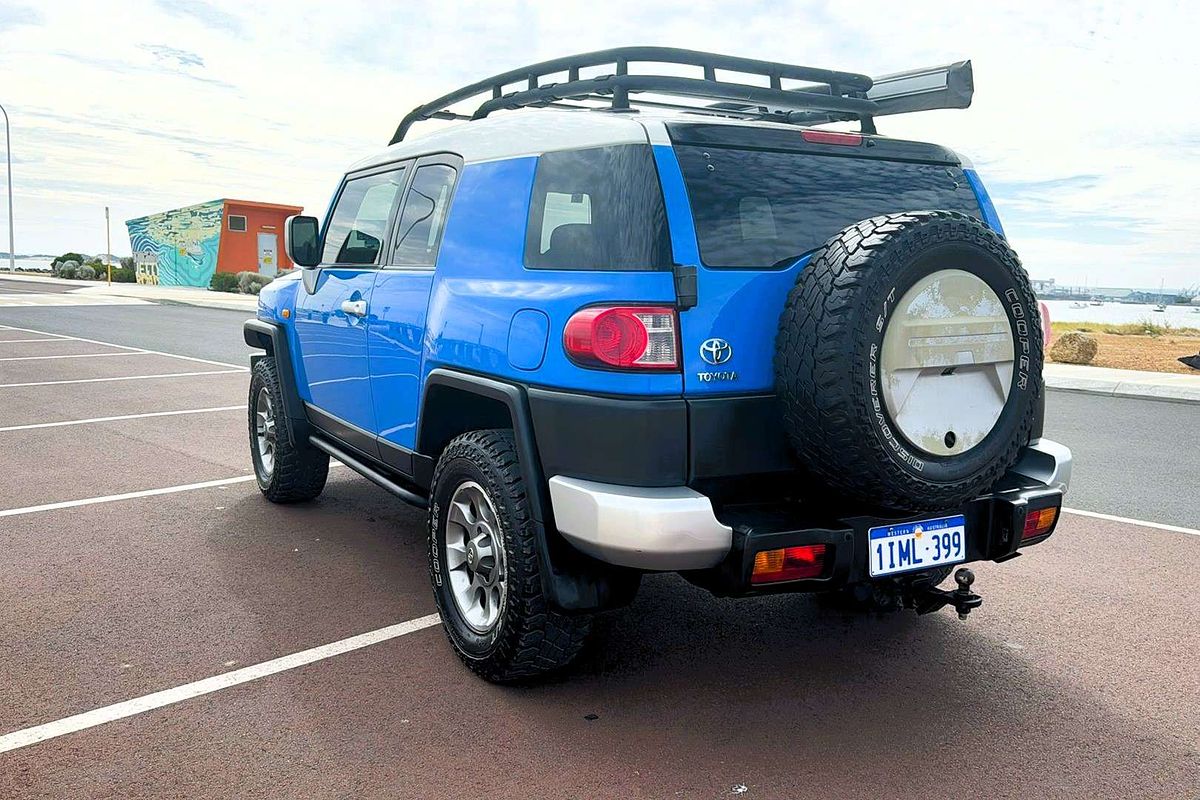 2011 Toyota FJ Cruiser GSJ15R