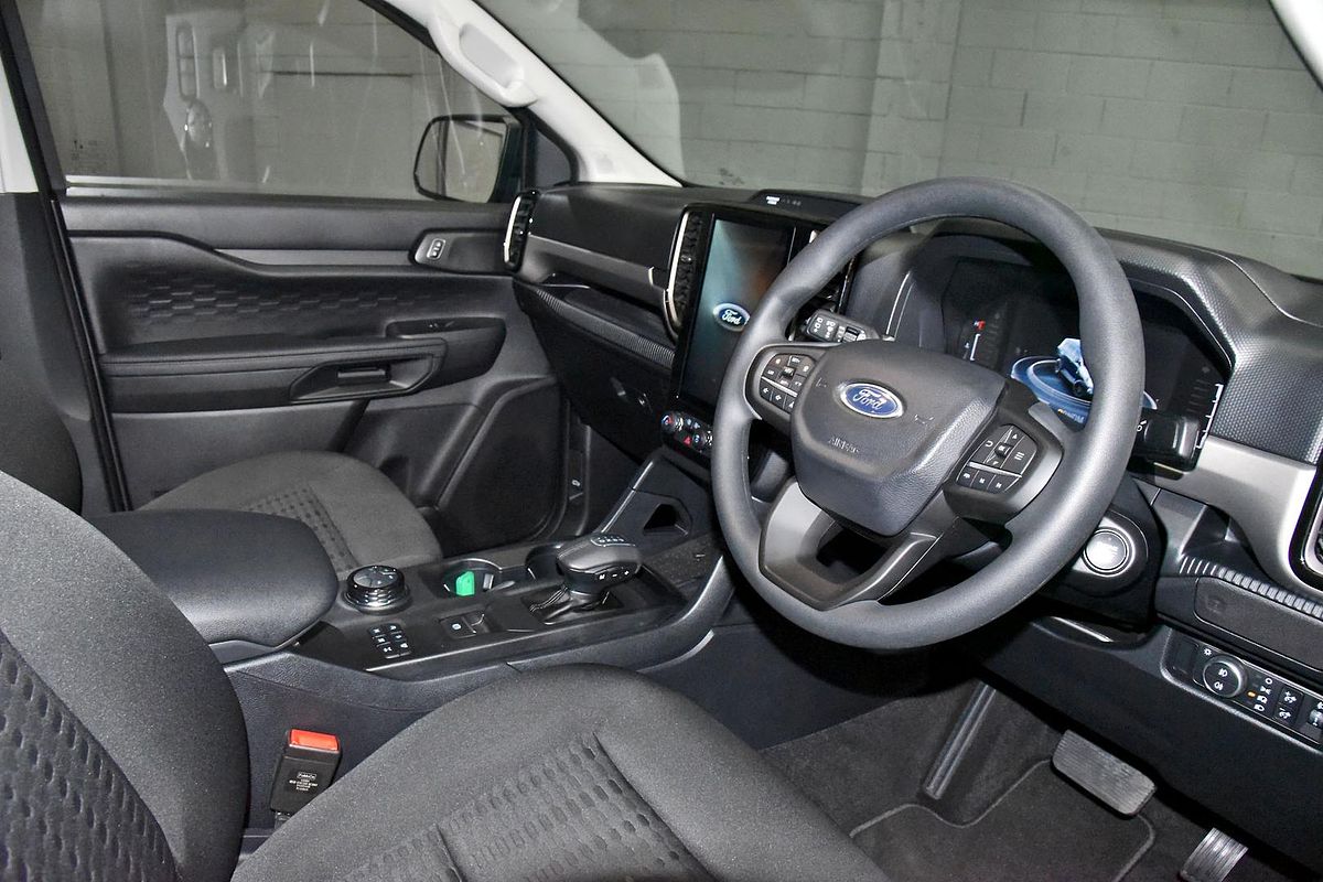 2024 Ford Everest Ambiente