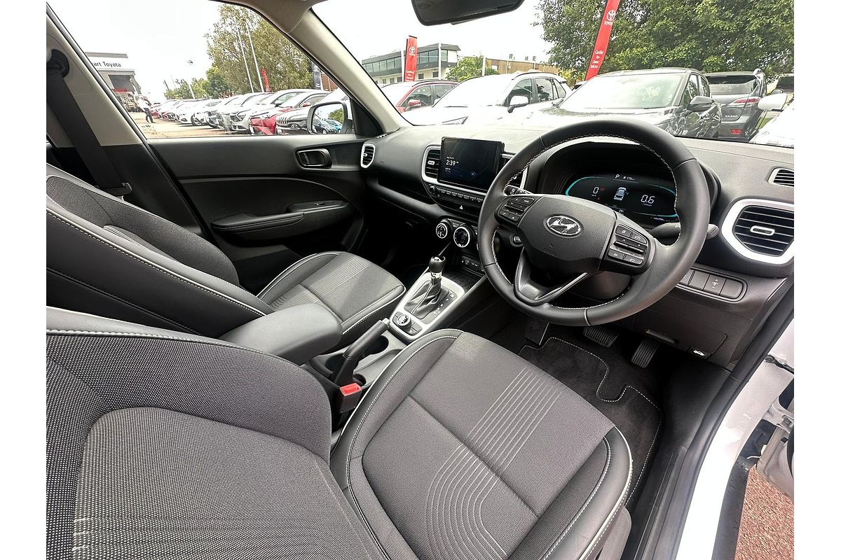 2024 Hyundai Venue Elite QX.V5