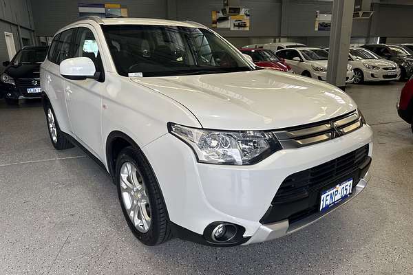 2014 Mitsubishi Outlander ES ZJ