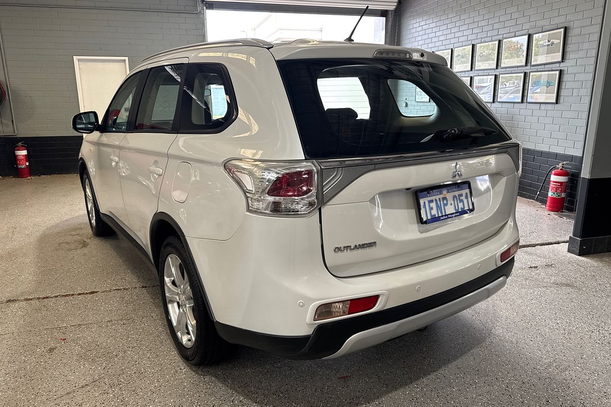 2014 Mitsubishi Outlander ES ZJ