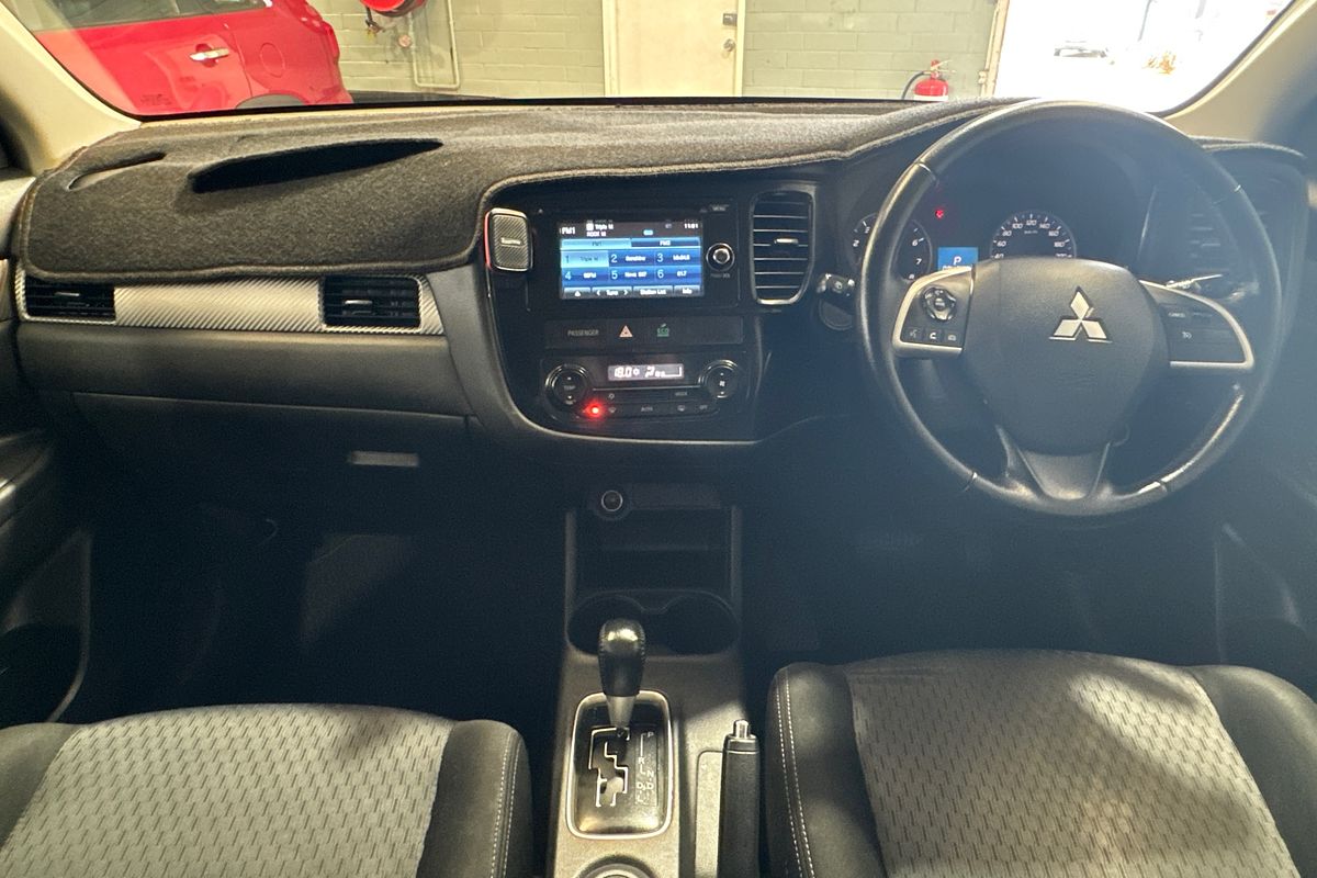 2014 Mitsubishi Outlander ES ZJ
