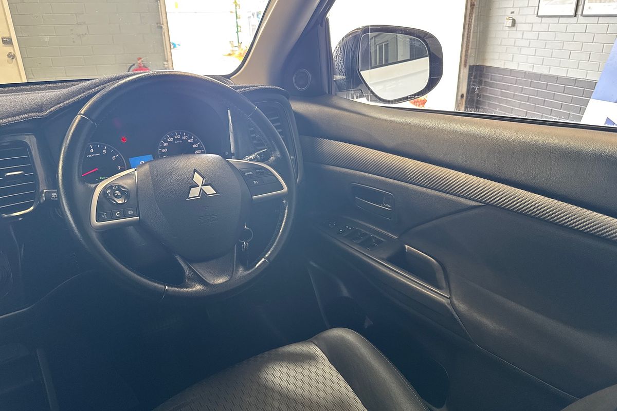 2014 Mitsubishi Outlander ES ZJ