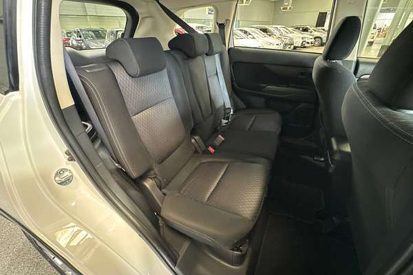 2014 Mitsubishi Outlander ES ZJ