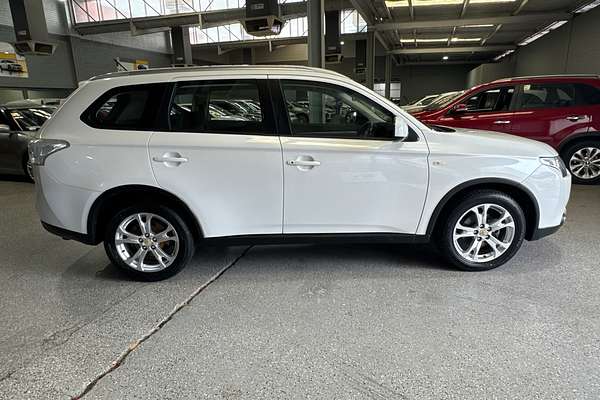 2014 Mitsubishi Outlander ES ZJ
