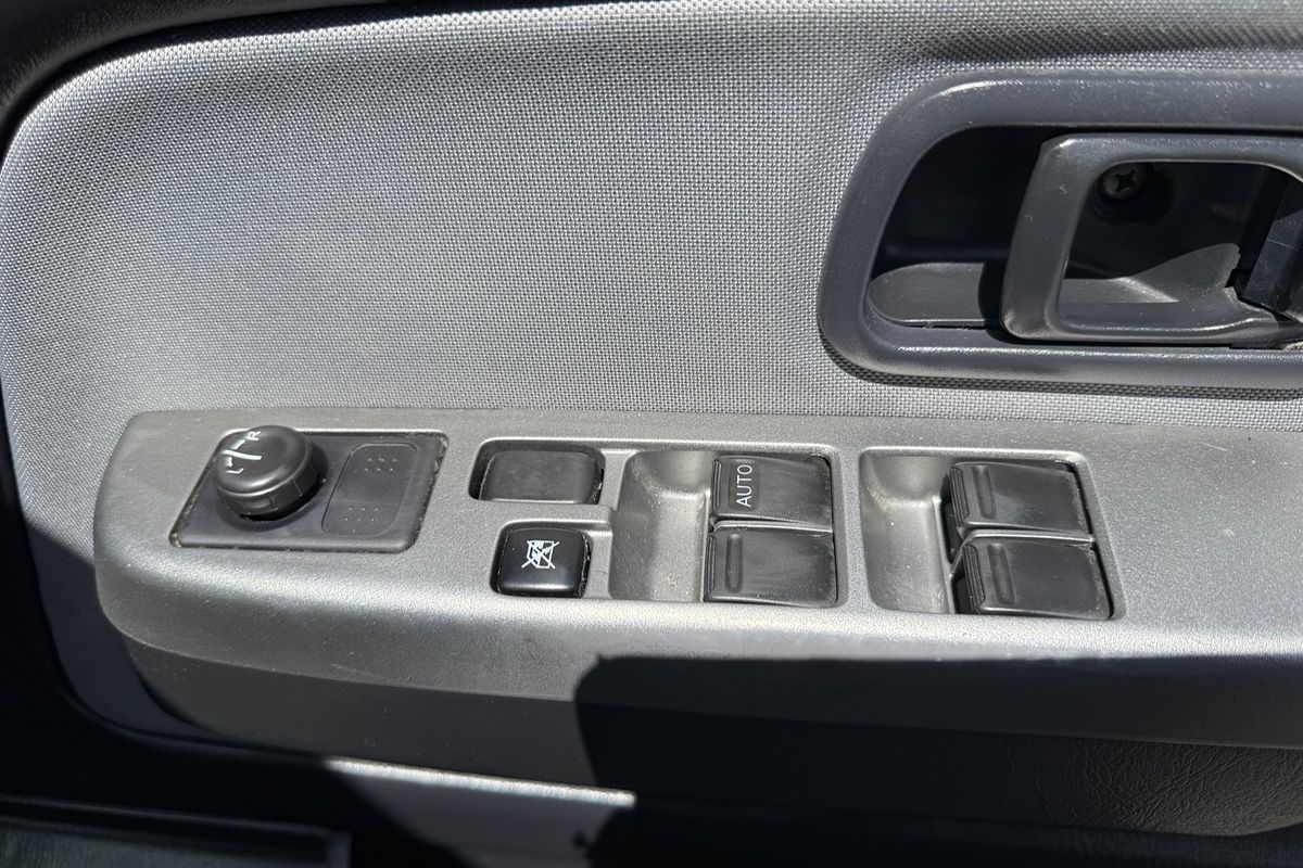 2013 Nissan Navara ST-R D22 4X4