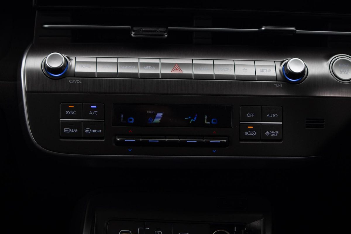 2025 Hyundai Kona Premium SX2.V2