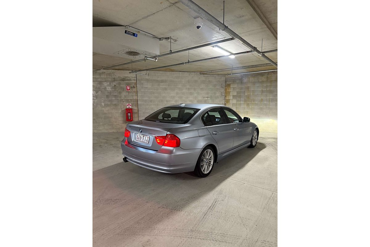 2011 BMW 3 Series 325i Exclusive E90