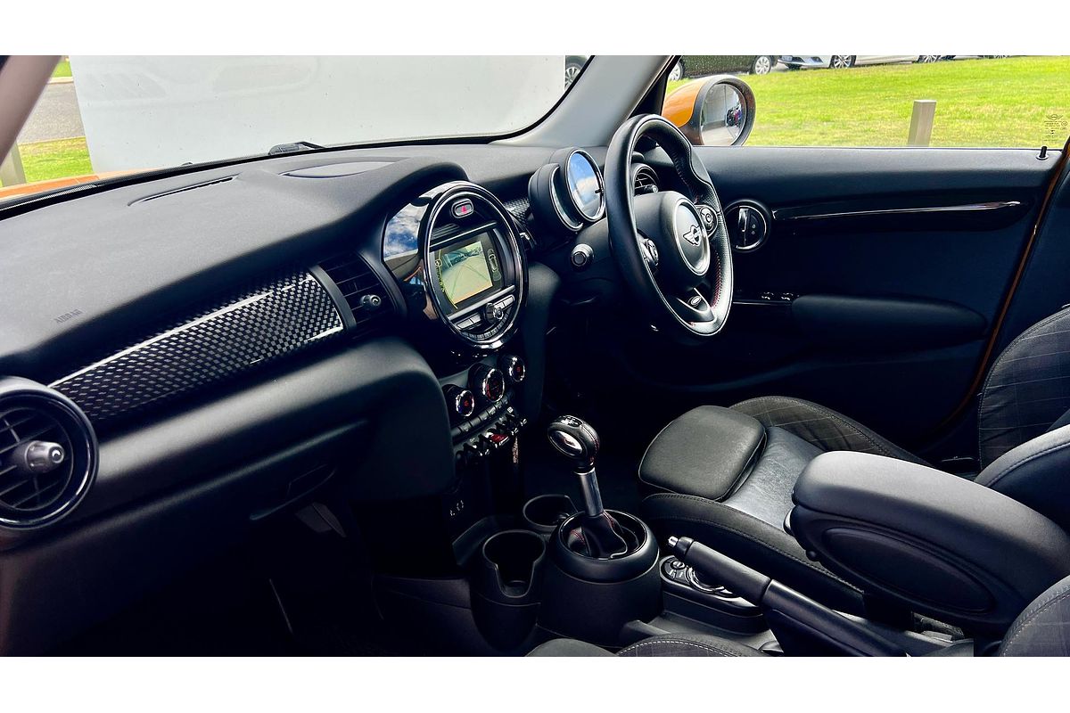 2017 MINI Hatch Cooper S F55