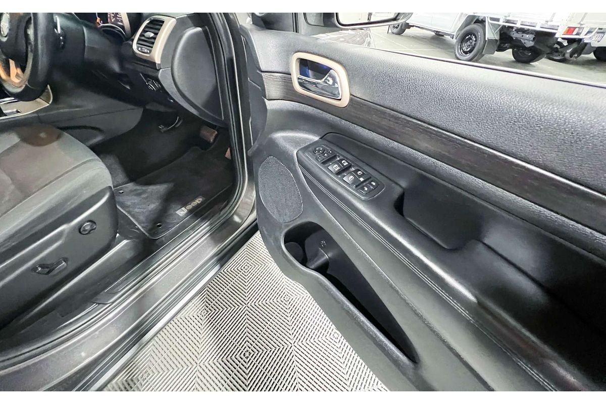2013 Jeep Grand Cherokee Laredo WK
