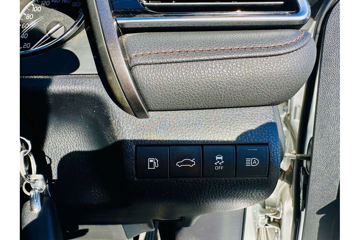 2018 Toyota Camry Ascent ASV70R