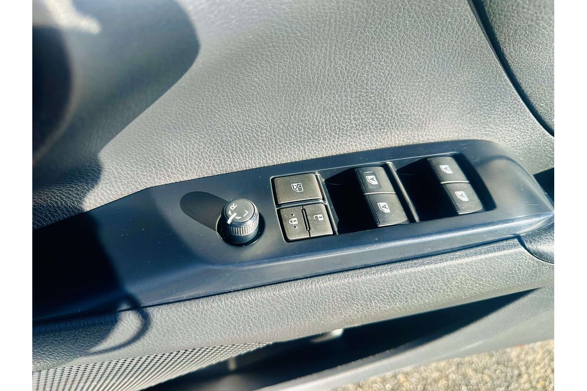 2018 Toyota Camry Ascent ASV70R