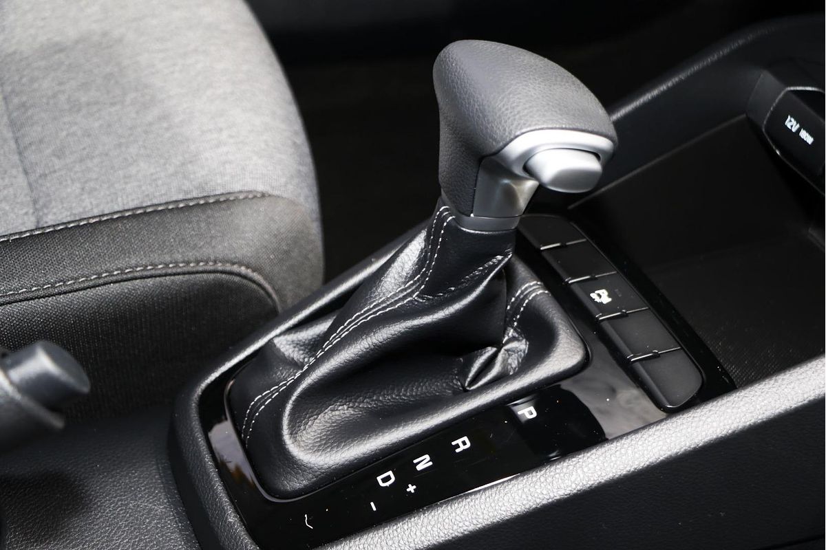 2023 Kia Stonic S YB