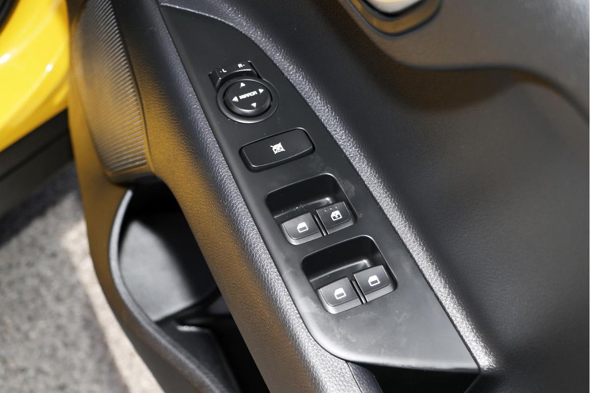 2023 Kia Stonic S YB