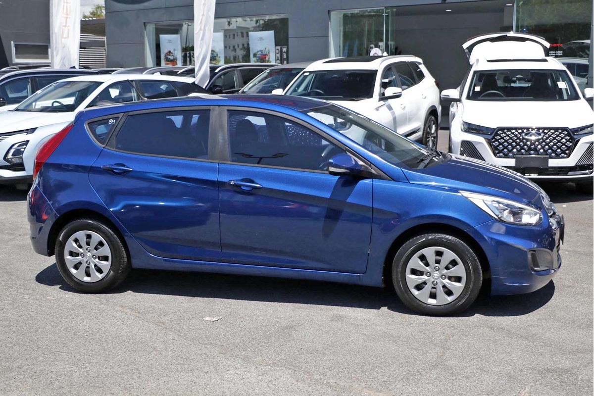 2015 Hyundai Accent Active RB2