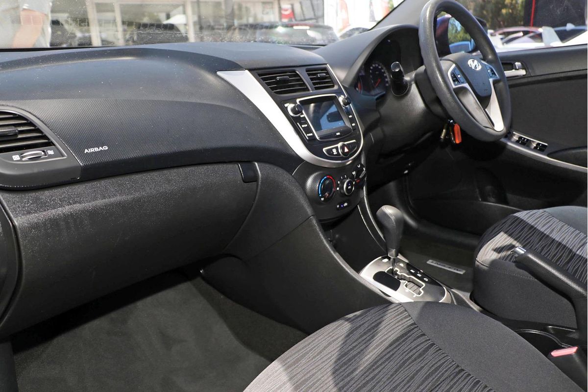 2015 Hyundai Accent Active RB2
