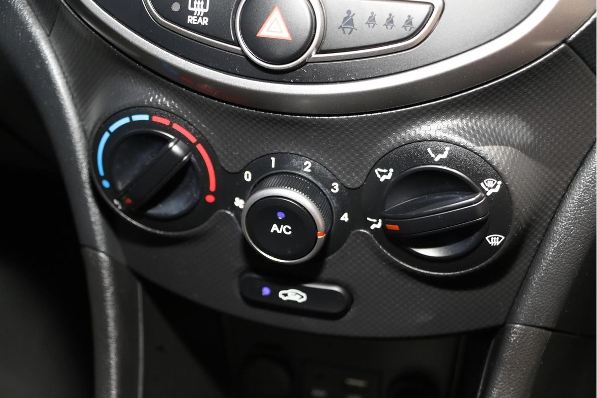 2015 Hyundai Accent Active RB2