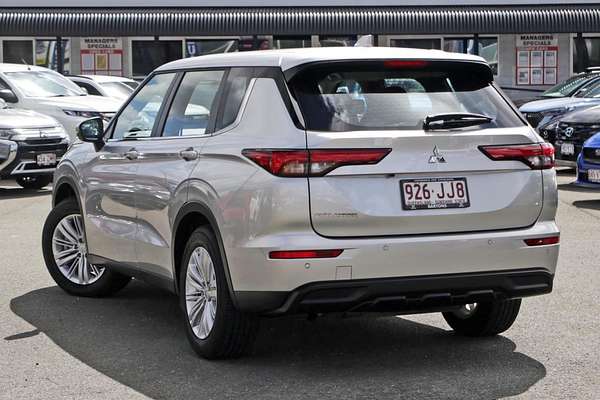 2024 Mitsubishi Outlander ES ZM