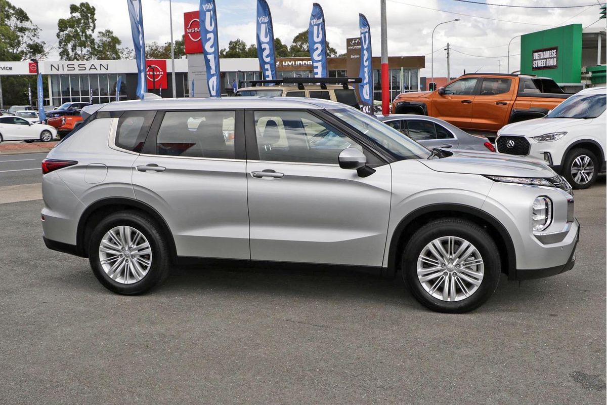 2024 Mitsubishi Outlander ES ZM