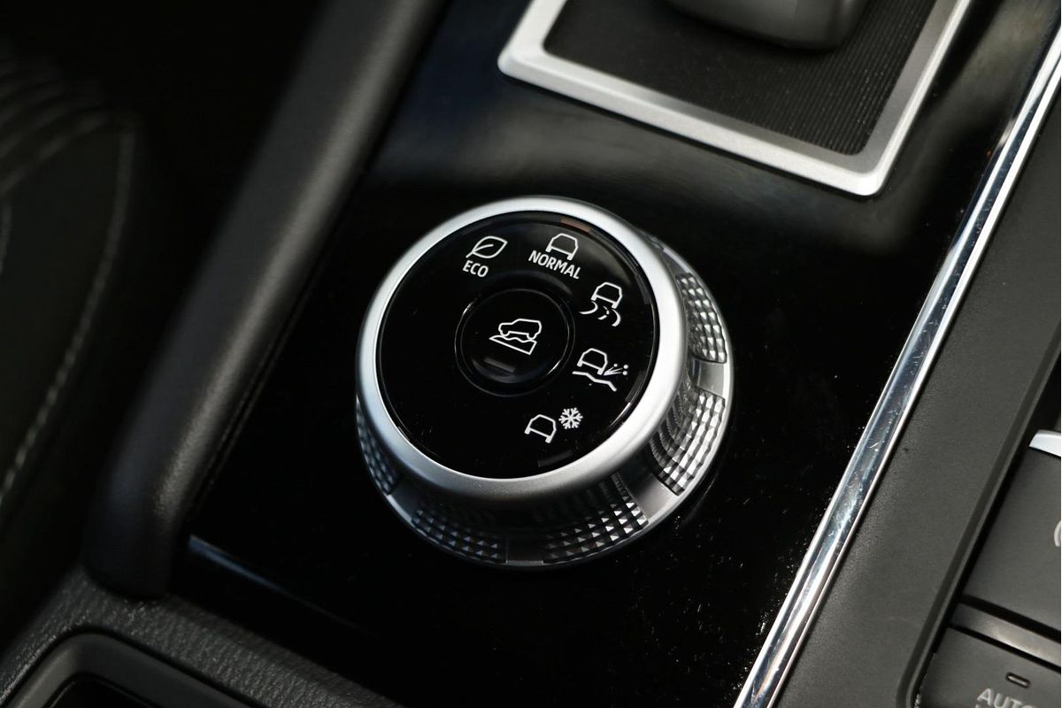 2024 Mitsubishi Outlander ES ZM