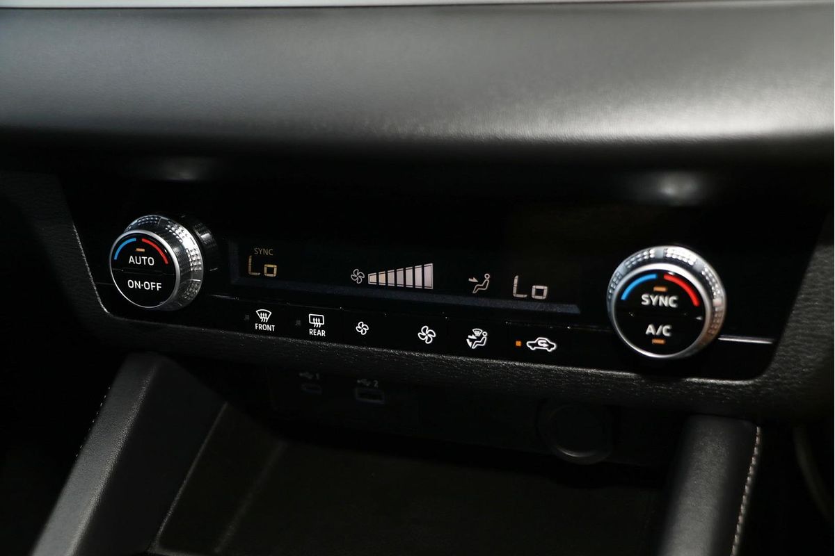 2024 Mitsubishi Outlander ES ZM