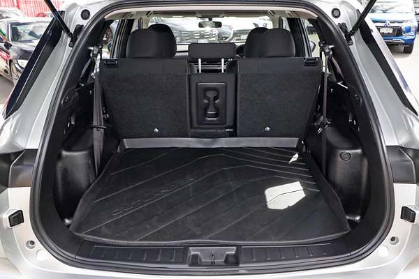 2024 Mitsubishi Outlander ES ZM