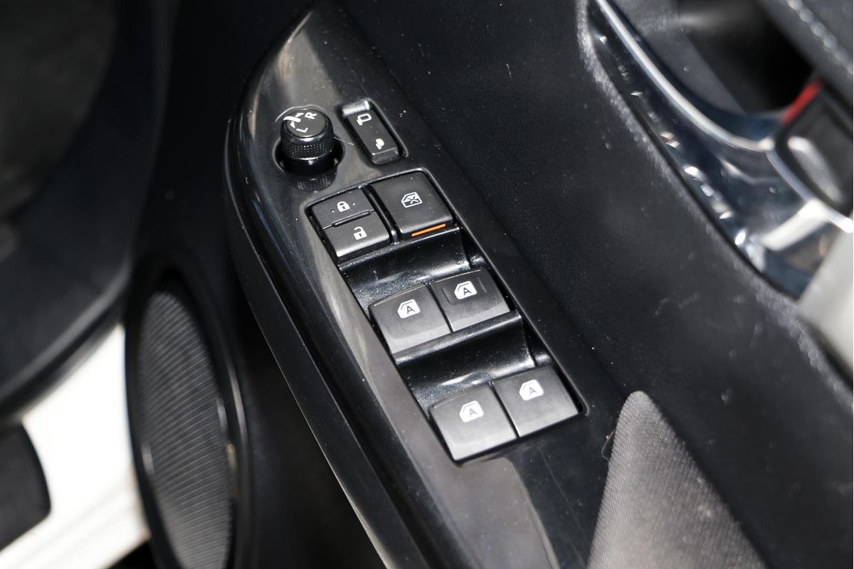 2016 Toyota Hilux SR5 GUN126R 4X4