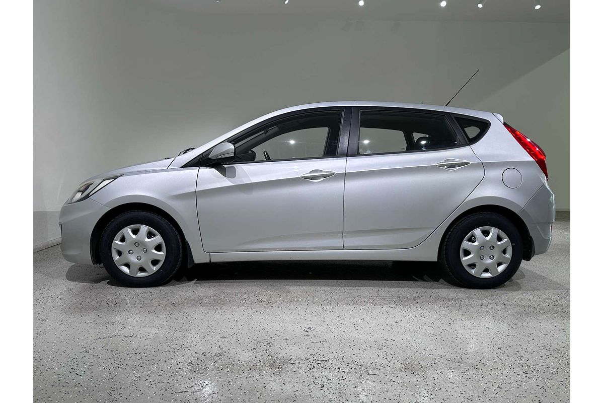 2014 Hyundai Accent Active RB2
