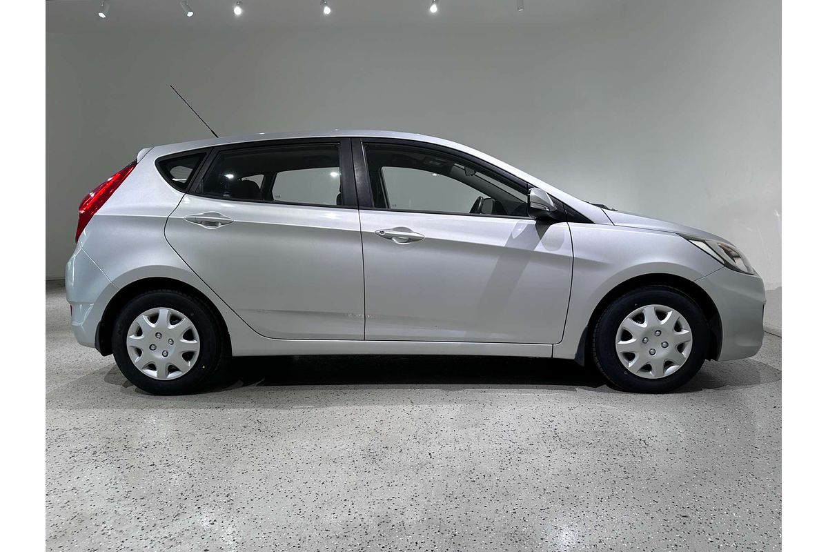 2014 Hyundai Accent Active RB2