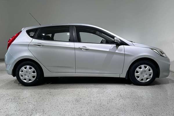 2014 Hyundai Accent Active RB2