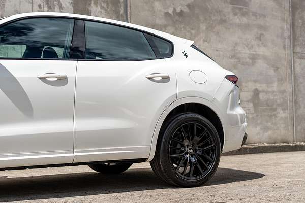 2022 Maserati Levante Modena M161