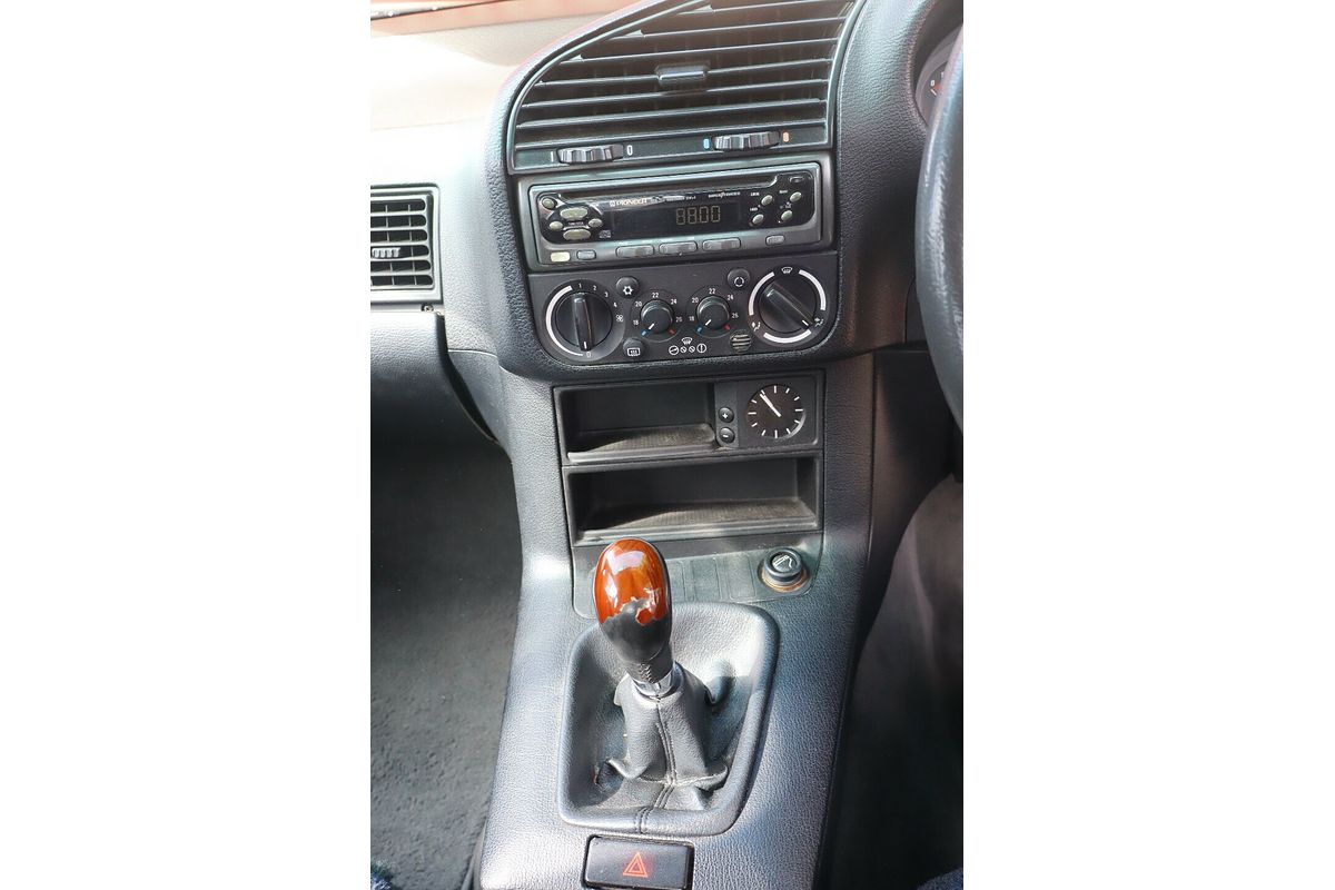 1992 BMW 318i