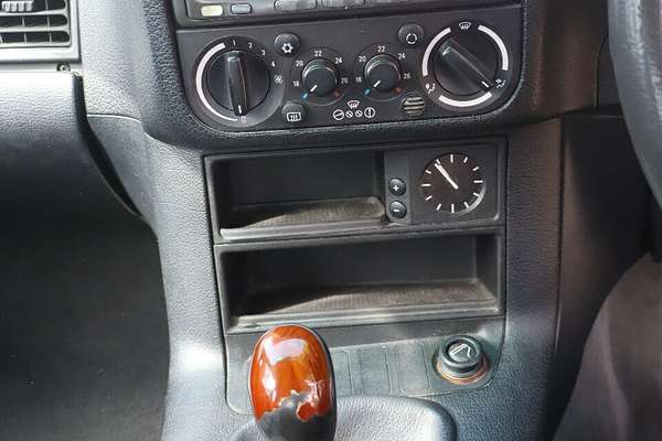1992 BMW 318i