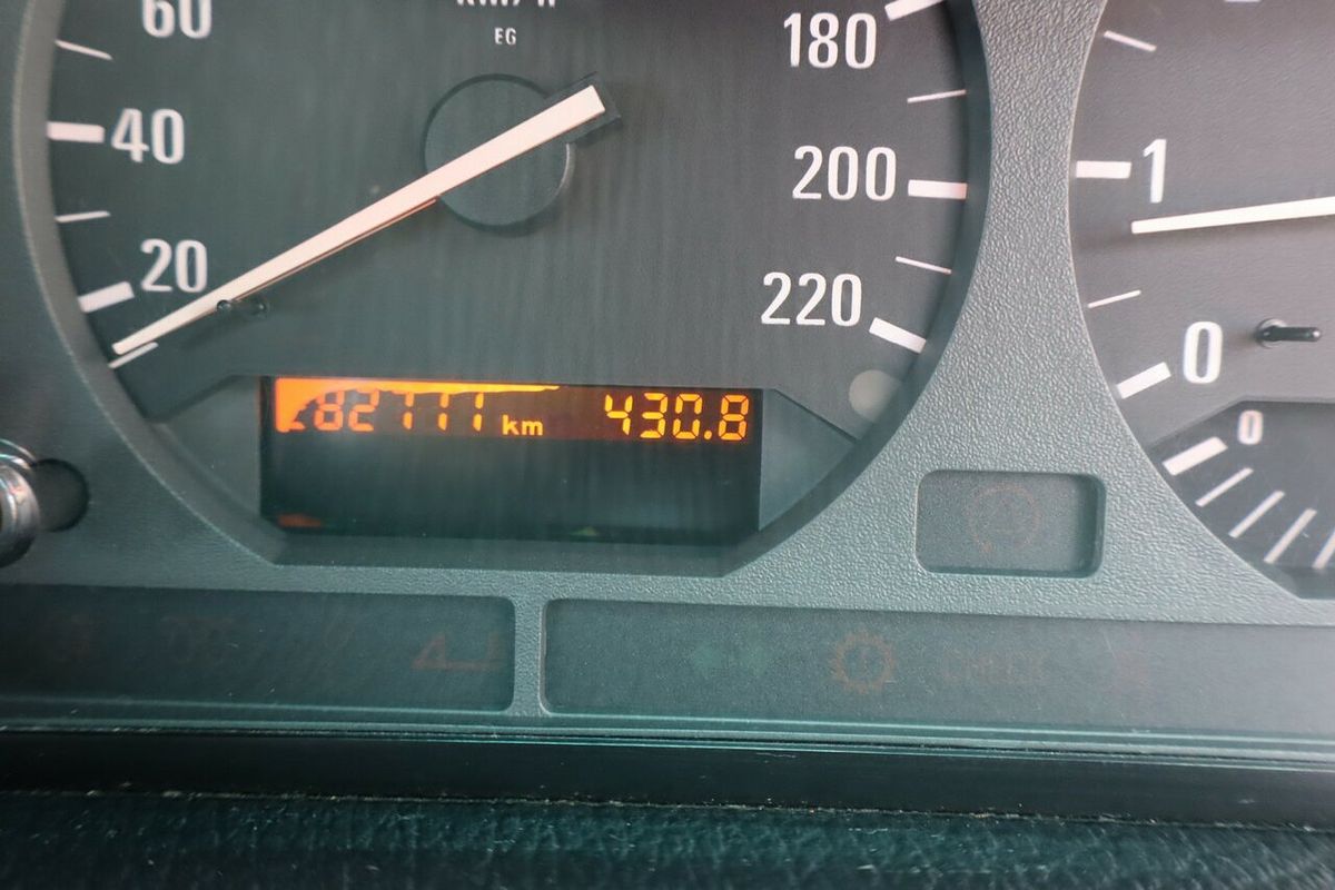 1992 BMW 318i