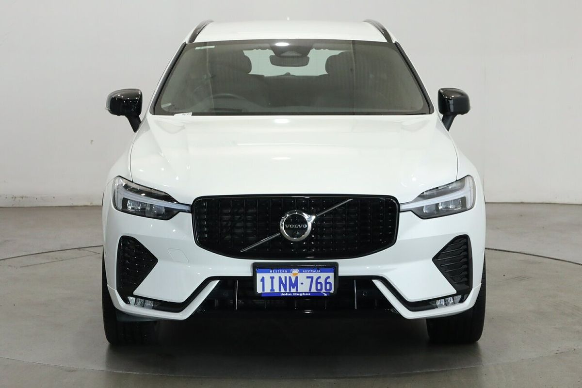 2022 Volvo XC60 B6 R-Design