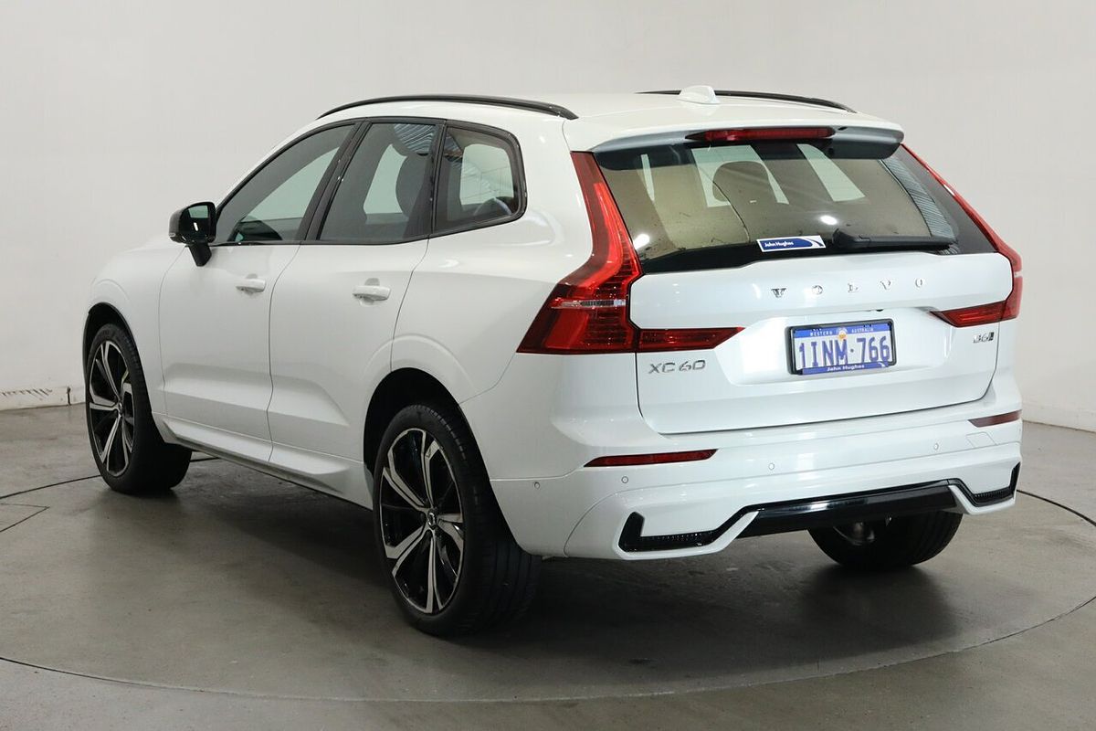 2022 Volvo XC60 B6 R-Design